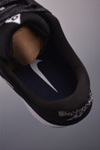 Cargar imagen en el visor de la galería, Nike Reactx Pegasus Trail 5 AGC Black and White HV8121-001
