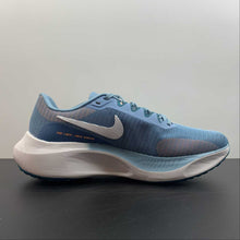 Cargar imagen en el visor de la galería, Zoom Fly 5 Cerulean White Bright Spruce DM8968-400

