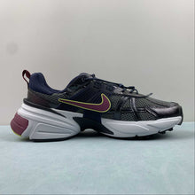 Cargar imagen en el visor de la galería, Nike V2k Run Obsidian Burgundy Volt FV6602-400
