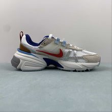 Cargar imagen en el visor de la galería, Nike V2k Run Metallic Silver Gym Red HF5724-061
