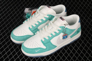 Kasina x SB Dunk Low Road Sign Neptune Green CZ6501-101