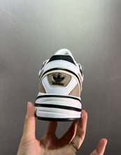 Cargar imagen en el visor de la galería, Adidas Astir Cloud White Core Black Cream White
