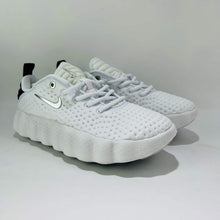 Cargar imagen en el visor de la galería, Nike Mind 002 White and Black Silver Hook HQ4308-004
