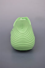 Cargar imagen en el visor de la galería, Nike ReactX Rejuven8 Barely Volt HV5062-700
