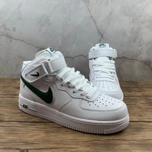 Cargar imagen en el visor de la galería, Air Force 1 07 Mid White and Green AO2424-104
