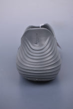 Cargar imagen en el visor de la galería, Nike ReactX Rejuven8 Gray Silver Hook HV5060-002
