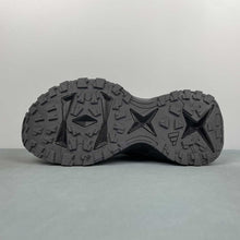 Cargar imagen en el visor de la galería, Adidas XLG STORM EDGE Black Silver Metallic Grey KK1001
