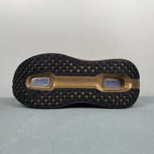 Cargar imagen en el visor de la galería, Nike Vomero Premium Flat Stout Cacao Wow Team Royal IQ0028-200
