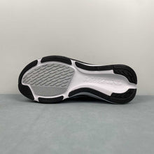 Cargar imagen en el visor de la galería, Air Zoom Pegasus 42 Black White IB1873-001
