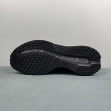 Cargar imagen en el visor de la galería, Pegasus Premium SE Black Metallic Silver IH4369-001
