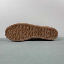 Cargar imagen en el visor de la galería, Nike Killshot 2 Black Gum Yellow Sail FZ5630-001
