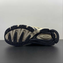 Cargar imagen en el visor de la galería, Adidas Response CL Brown Gold Black FX6167
