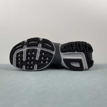 Cargar imagen en el visor de la galería, Nike V2k Run Black Metallic Silver-Anthracite FD0736-005
