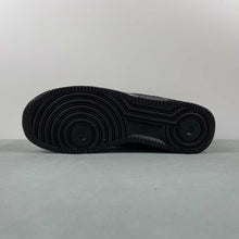 Cargar imagen en el visor de la galería, Air Force 1 07 Low Black Splash Silver Paint CW2288-012
