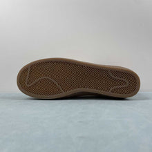 Cargar imagen en el visor de la galería, Nike Killshot 2 Sail Gum Light Brown Safety Orange Team Gold HM3730-179
