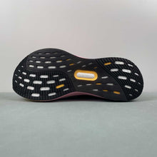 Cargar imagen en el visor de la galería, Adidas UltraBoost 5X Core Black Zero Metalic Spark JI1332
