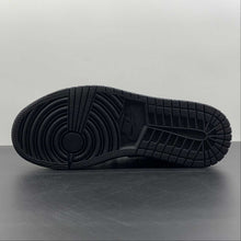 Cargar imagen en el visor de la galería, Air Jordan 1 Low Triple Black 553558-093
