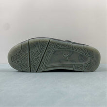Cargar imagen en el visor de la galería, Kaws x Air Jordan 4 Retro Black 930155-001

