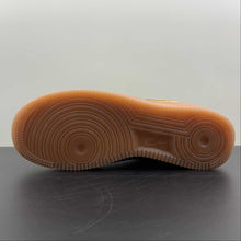 Cargar imagen en el visor de la galería, Air Force 1 07 Low Wheat Gum BQ5485-700
