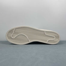 Cargar imagen en el visor de la galería, Adidas Superstar x Gucci HS3072
