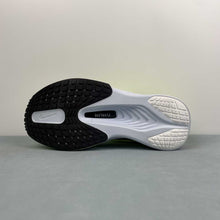 Cargar imagen en el visor de la galería, Zoom fly6 Barely Volt Volt Blue Tint Off Noir FN8455-701
