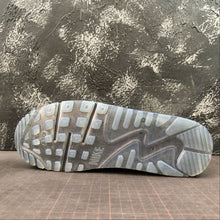 Cargar imagen en el visor de la galería, Air Max 90 Night Ops Black Volt AQ6101 001

