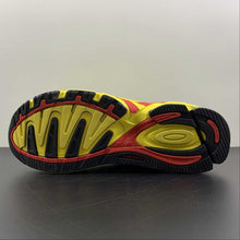 Cargar imagen en el visor de la galería, Adidas Response CL x Bad Bunny Yellow Black GY0101
