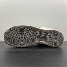 Cargar imagen en el visor de la galería, Air Force 1 07 High LV8 Vintage Sail Medium Grey DM0209-100
