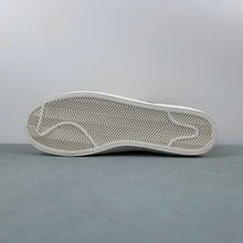 Cargar imagen en el visor de la galería, Nike Killshot 2 Sail White University Red HQ1657-100
