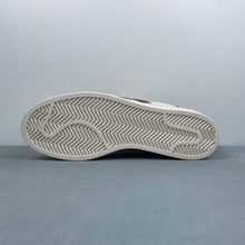 Cargar imagen en el visor de la galería, Adidas Superstar x Supreme White Red BZ2521
