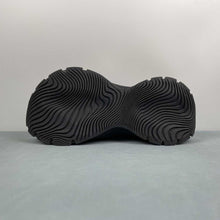 Cargar imagen en el visor de la galería, Adidas XLG MTW Core Black Carbon Iron Metallic JR5383
