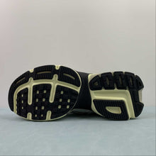 Cargar imagen en el visor de la galería, Nike V2k Run Summit White Metallic Silver FD0736-100
