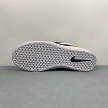 Cargar imagen en el visor de la galería, SB Force 58 University Gold White Black DV5477-700
