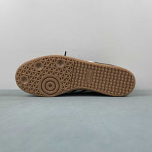 Cargar imagen en el visor de la galería, Adidas Samba LT Core Black Cloud White Gold Metallic IG2010
