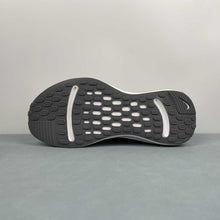 Cargar imagen en el visor de la galería, Nike Journey Run Photon Dust Cool Grey Light Smoke Grey Metallic Pewter FJ7765-006
