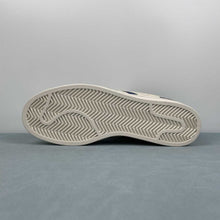 Cargar imagen en el visor de la galería, Adidas Superstar x Supreme HS3070
