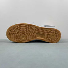 Cargar imagen en el visor de la galería, Air Force 1 07 Low Glacier Blue Gum Yellow Metallic Gold HF4933-400

