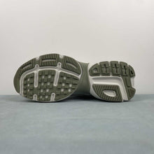 Cargar imagen en el visor de la galería, Nike V2k Run Photon Dust Light Silver Army Green FD0736-006

