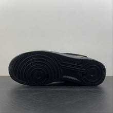 Cargar imagen en el visor de la galería, LV x Air Force 1 07 Low Black Metallic Gold LD0212
