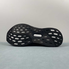 Cargar imagen en el visor de la galería, Adidas UltraBoost 5X Core Black Core Black Cloud White JH7251
