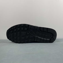 Cargar imagen en el visor de la galería, Air Max 1 Premium Rebel Skulls Black Chrome Off White 875844-001
