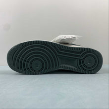 Cargar imagen en el visor de la galería, Air Force 1 07 Mid Light Green Black White CG9908-103
