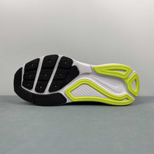 Cargar imagen en el visor de la galería, Air Zoom Structure 26 Black Green White HJ1102-16
