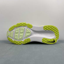 Cargar imagen en el visor de la galería, Nike Zoom Vomero 18 White Barely Volt Black HM6803-120
