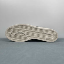 Cargar imagen en el visor de la galería, Adidas Superstar x Gucci HS3073
