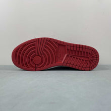 Cargar imagen en el visor de la galería, Air Jordan 1 Low OG Gorge Green Black White CZ0775-036
