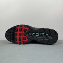 Cargar imagen en el visor de la galería, Air Max 95 x Undefeated Black IB4453-001
