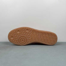 Cargar imagen en el visor de la galería, Adidas Samba OG Year Of The Hourse Red JR8743
