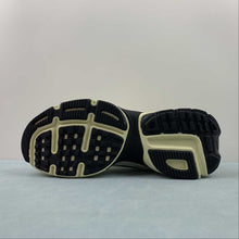 Cargar imagen en el visor de la galería, Nike V2k Run Summit White Black Black FD0736-101
