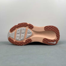 Cargar imagen en el visor de la galería, Nike Zoom Vomero 18 Brick Red HM6804-601
